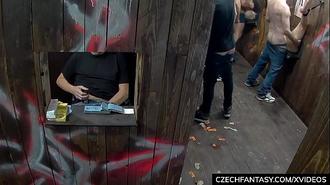  性爱游戏 看看哪个洞最适合你 